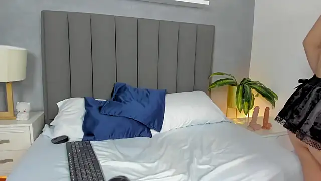 Snapshot of cristina_gallardo chatting on 3, 2, 2026 cristina gallardo online show from 3, 2, 2026