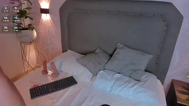 Snapshot of cristina_gallardo chatting on 2, 2, 2026 cristina gallardo online show from 2, 2, 2026