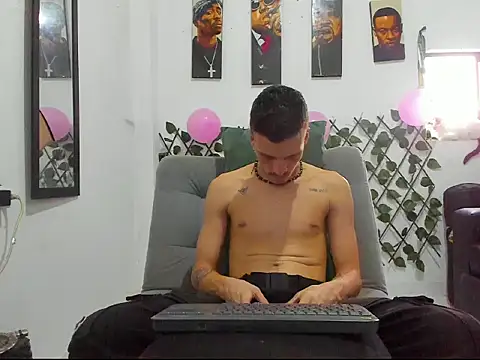 Snapshot of Latins_Boss chatting on 18, 7, 2026 Latins Boss online show from 18, 7, 2026