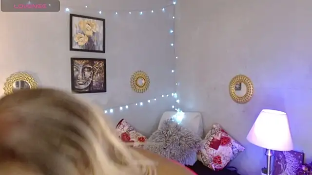 Corinndupontx online show from 29, 9, 2025