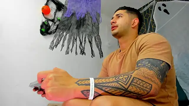 king falconer online show from 15, 10, 2025