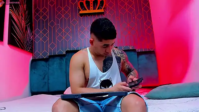 king falconer online show from 23, 9, 2025