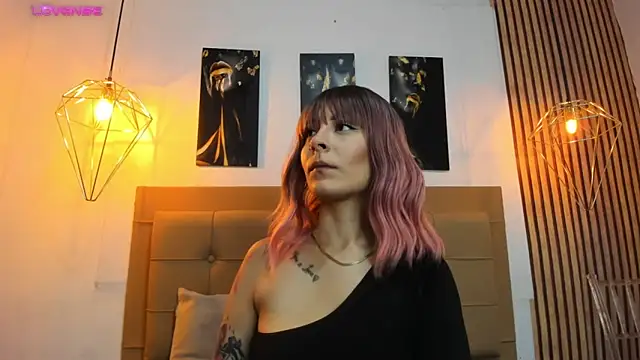 Snapshot of alesziarose chatting on 10, 11, 2025 alesziarose online show from 10, 11, 2025