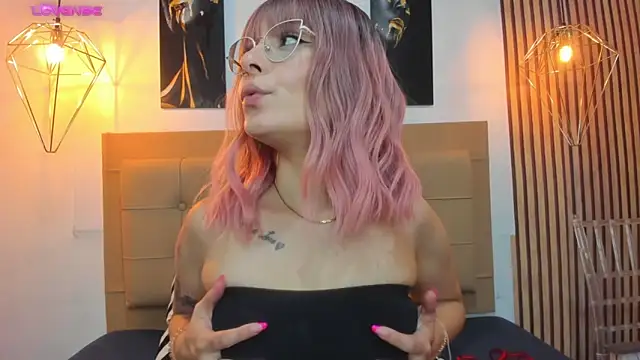 Snapshot of alesziarose chatting on 21, 11, 2025 alesziarose online show from 21, 11, 2025