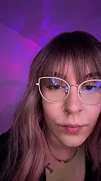 Snapshot of alesziarose chatting on 18, 11, 2025 alesziarose online show from 18, 11, 2025