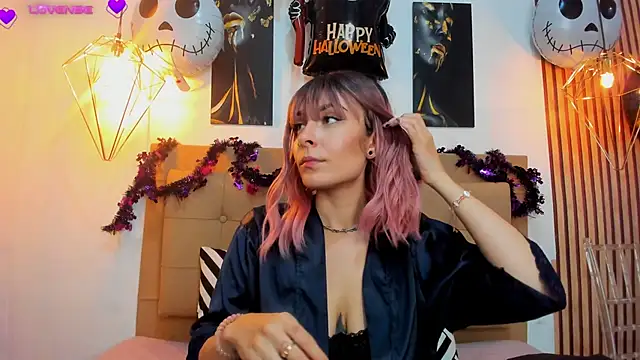 Snapshot of alesziarose chatting on 15, 10, 2025 alesziarose online show from 15, 10, 2025