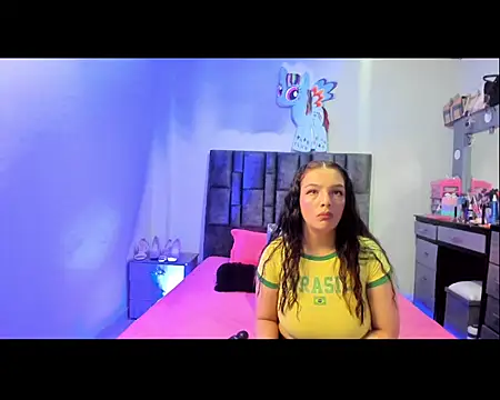 Esmeraldaa- online show from 16, 11, 2025