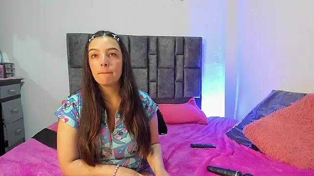 Esmeraldaa- online show from 19, 4, 2026