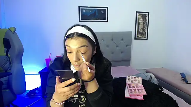 Esmeraldaa- online show from 26, 10, 2025