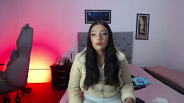 Esmeraldaa- online show from 11, 11, 2025