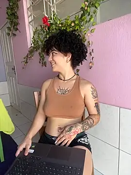 Snapshot of CamillyBlum chatting on 12, 9, 2025 CamillyBlum online show from 12, 9, 2025