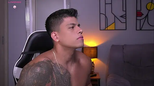 Snapshot of tyler_muscle1 chatting on 30, 5, 2026 tyler muscle1 online show from 30, 5, 2026