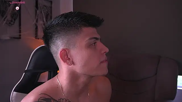 tyler muscle1 online show from 28, 10, 2025