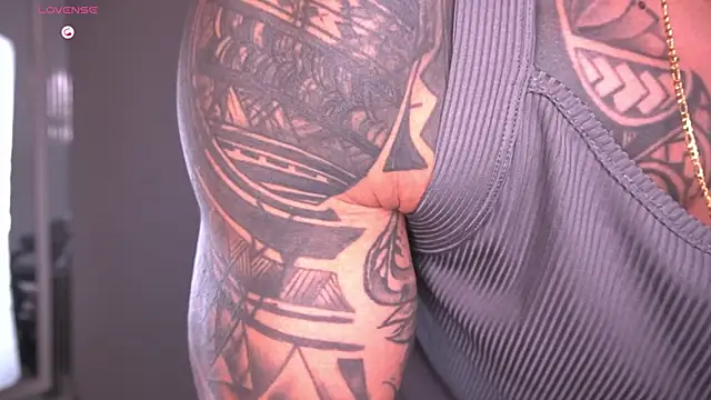 tyler muscle1 online show from 11, 11, 2025