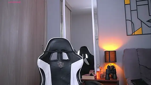 tyler muscle1 online show from 21, 4, 2026