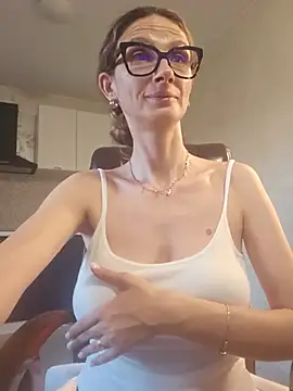 Snapshot of NaughtyWifey1 chatting on 27, 6, 2026 NaughtyWifey1 online show from 27, 6, 2026