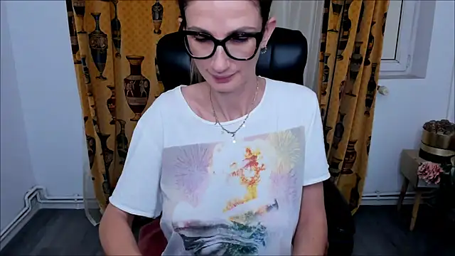 NaughtyWifey1 online show from 31, 10, 2025