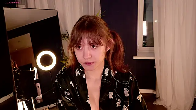 Snapshot of chloe_dreammm chatting on 1, 11, 2025 chloe dreammm online show from 1, 11, 2025