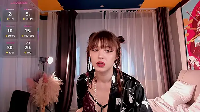 Snapshot of chloe_dreammm chatting on 13, 10, 2025 chloe dreammm online show from 13, 10, 2025