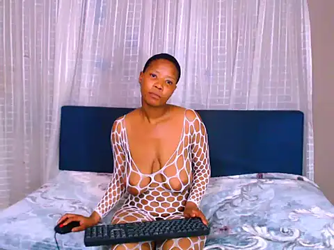 Snapshot of ebonyfirexx chatting on 9, 9, 2025 ebonyfirexx online show from 9, 9, 2025