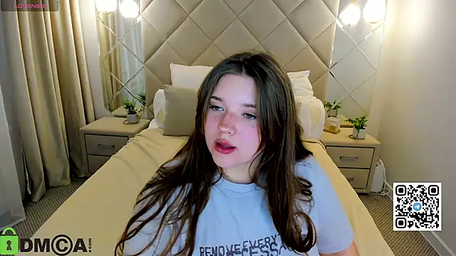 Chloee White online show from 9, 10, 2025