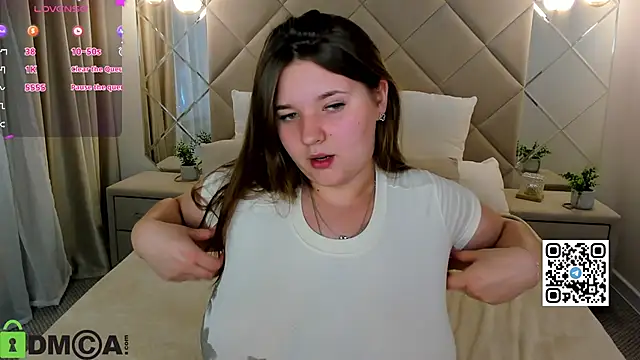 Chloee White online show from 5, 10, 2025