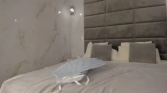 Chloee White online show from 6, 7, 2026