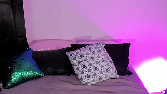 Snapshot of Londonttipton chatting on 5, 2, 2026 Londonttipton online show from 5, 2, 2026