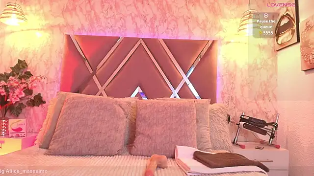 Snapshot of Aliice1_ chatting on 4, 10, 2025 Aliice1 online show from 4, 10, 2025