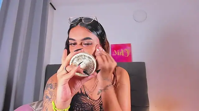 Camila hot ts online show from 20, 9, 2025