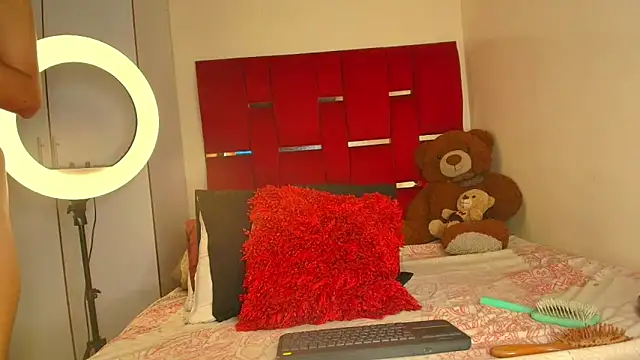 Camila hot ts online show from 2, 12, 2025