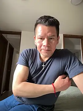 Manu0586 online show from 5, 10, 2025