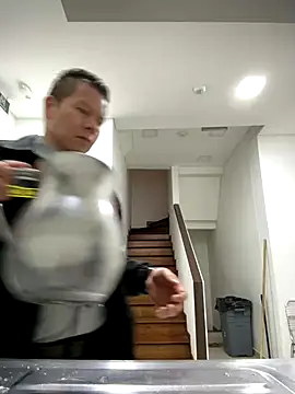 Manu0586 online show from 4, 11, 2025