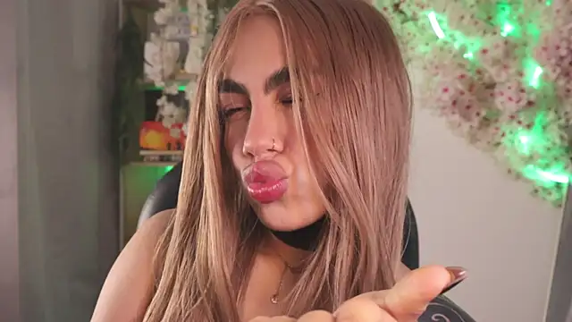 Miila snow online show from 2, 10, 2025