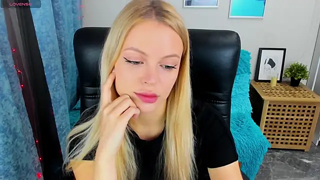 KatherineePierce online show from 24, 9, 2025