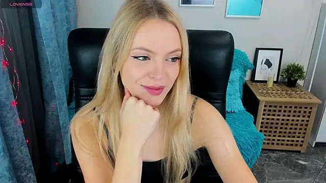 KatherineePierce online show from 1, 10, 2025