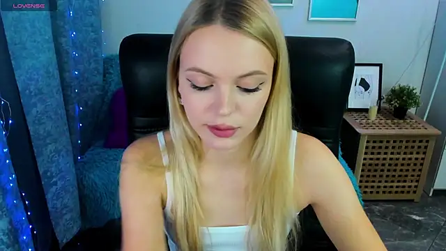 KatherineePierce online show from 14, 10, 2025