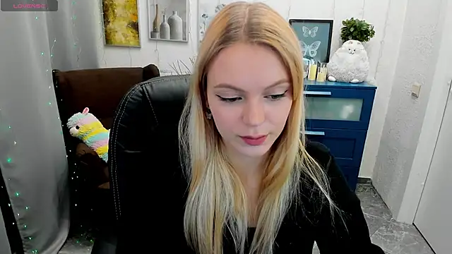 KatherineePierce online show from 20, 10, 2025