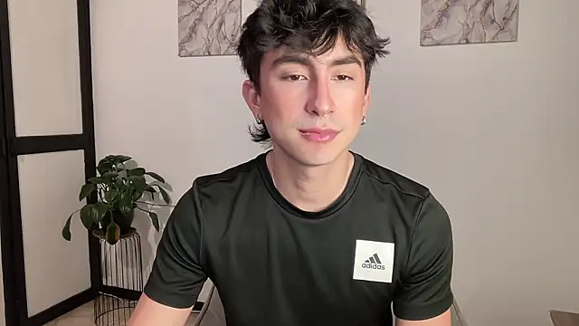 sweettaaron01 online show from 5, 5, 2026