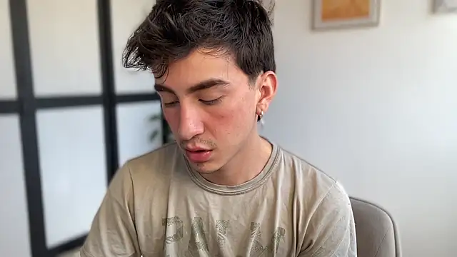 sweettaaron01 online show from 20, 5, 2026