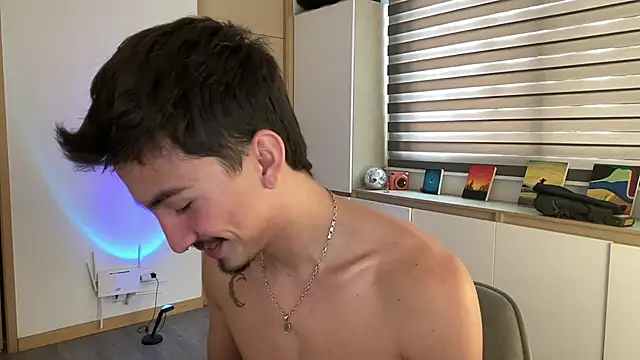 sweettaaron01 online show from 24, 11, 2025