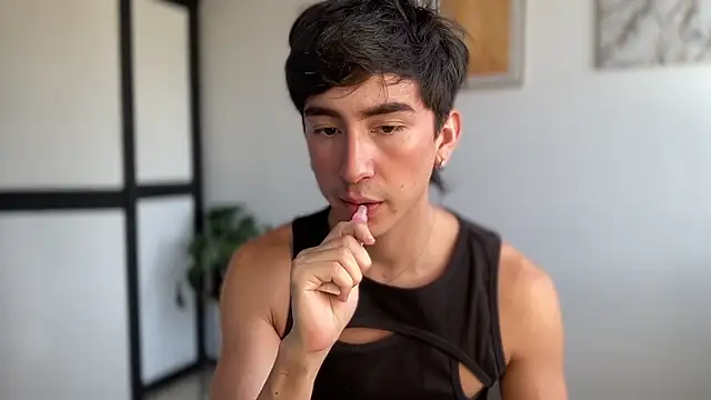 sweettaaron01 online show from 7, 5, 2026