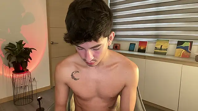 sweettaaron01 online show from 9, 10, 2025