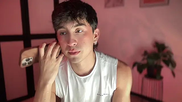 sweettaaron01 online show from 24, 4, 2026