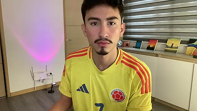 sweettaaron01 online show from 25, 11, 2025