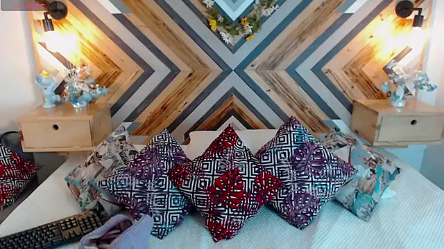 ZairaVanCleef online show from 15, 9, 2025