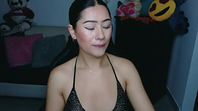 Snapshot of evelyn_ch_ chatting on 25, 10, 2025 evelyn ch online show from 25, 10, 2025