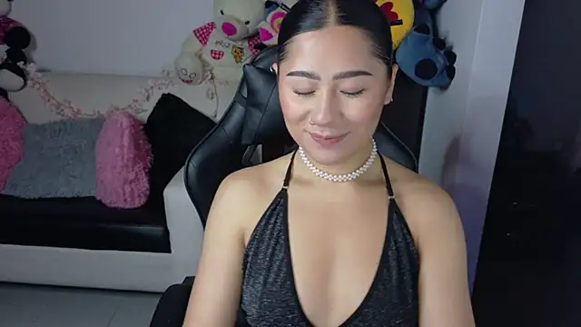 Snapshot of evelyn_ch_ chatting on 10, 10, 2025 evelyn ch online show from 10, 10, 2025