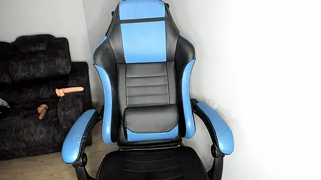 Scarbadgirl  online show from 10, 10, 2025