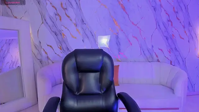 Snapshot of SarahYates chatting on 19, 7, 2026 SarahYates online show from 19, 7, 2026
